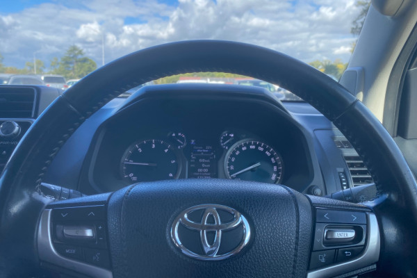 2018 Toyota LandCruiser Prado GDJ150R GXL SUV Image 11