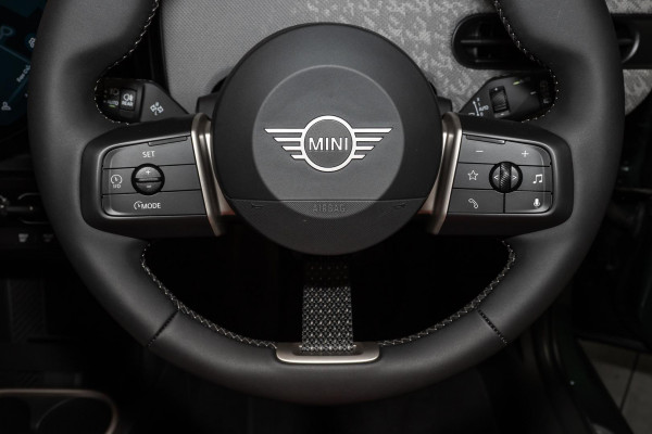 2025 MINI Cooper F65 S Favoured Hatch image 11