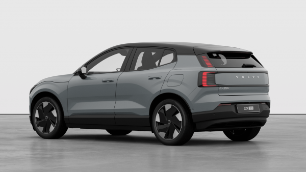 2026 Volvo EX30  Single Motor Extended Range Ultra SUV image 3