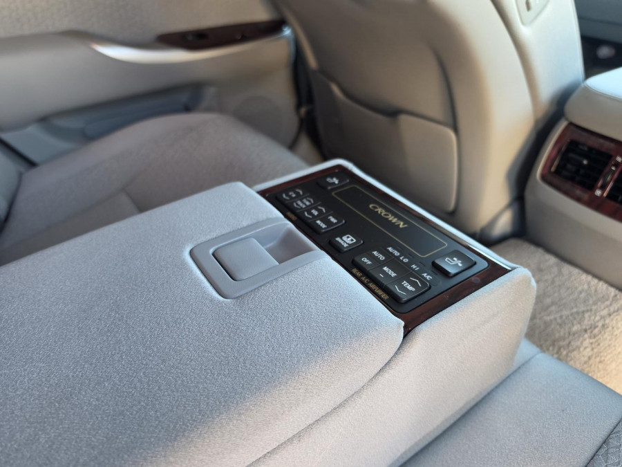 2012 Toyota Crown GRS202 Royal Saloon G Sedan Image 20