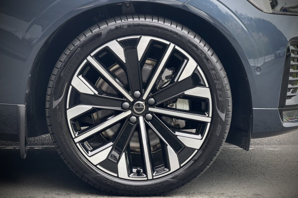 2025 Volvo XC60 UZ Ultra B5 Dark SUV Image 16