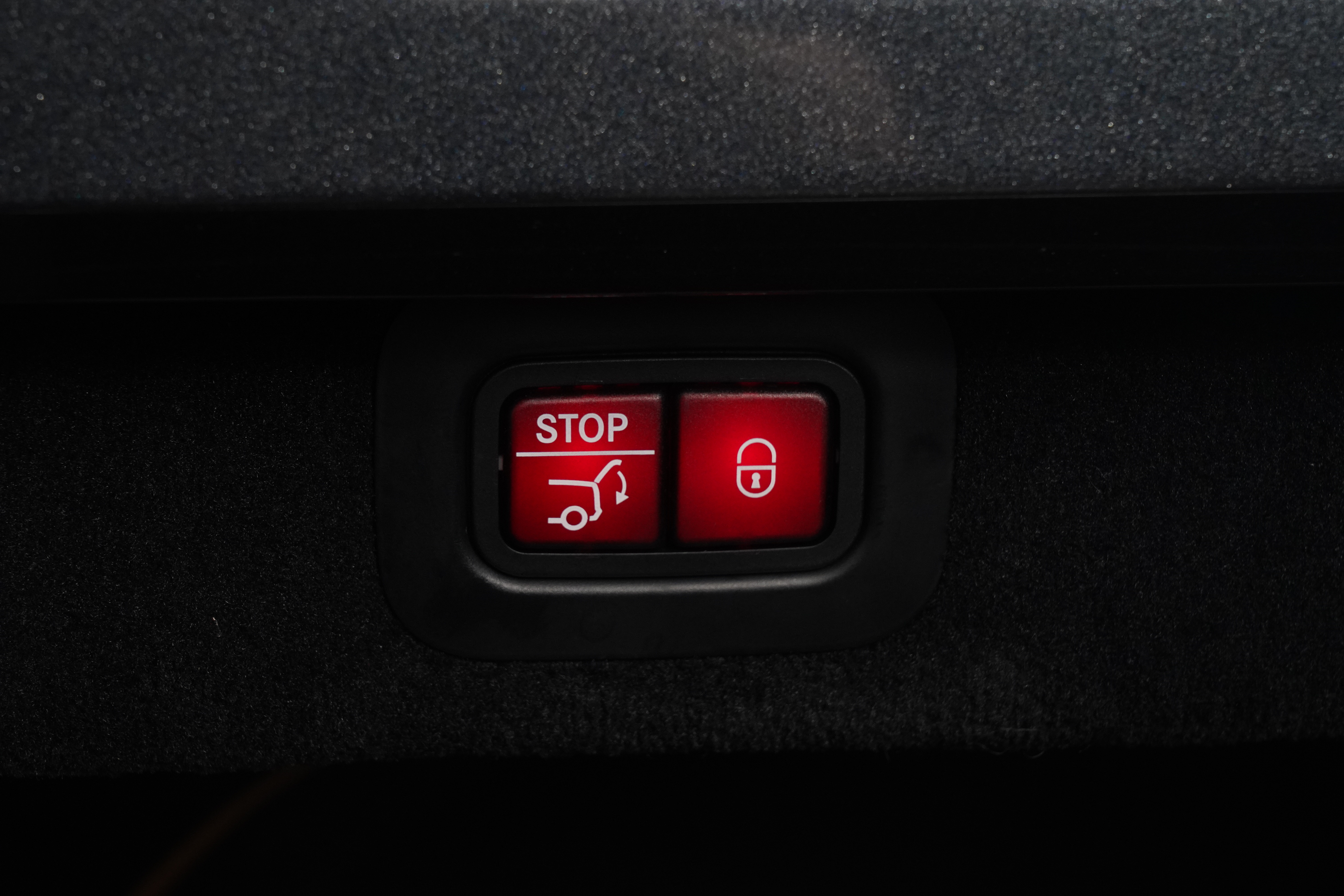 2021 Aston Martin DBX 1913 Edition SUV Image 29