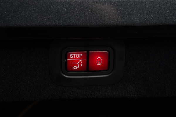 2021 Aston Martin DBX 1913 Edition SUV Image 29