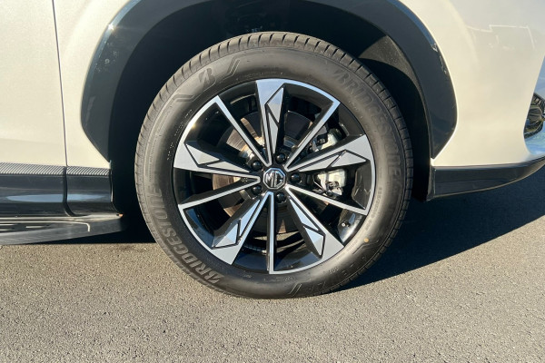 2026 MG HS Plug-in Hybrid Essence SUV Image 16