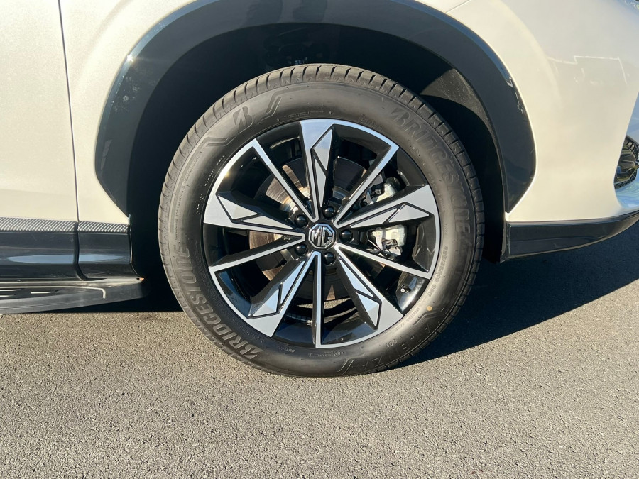 2026 MG HS Plug-in Hybrid Essence SUV Image 16