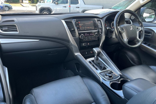 2019 Mitsubishi Pajero Sport QE GLS SUV Image 10