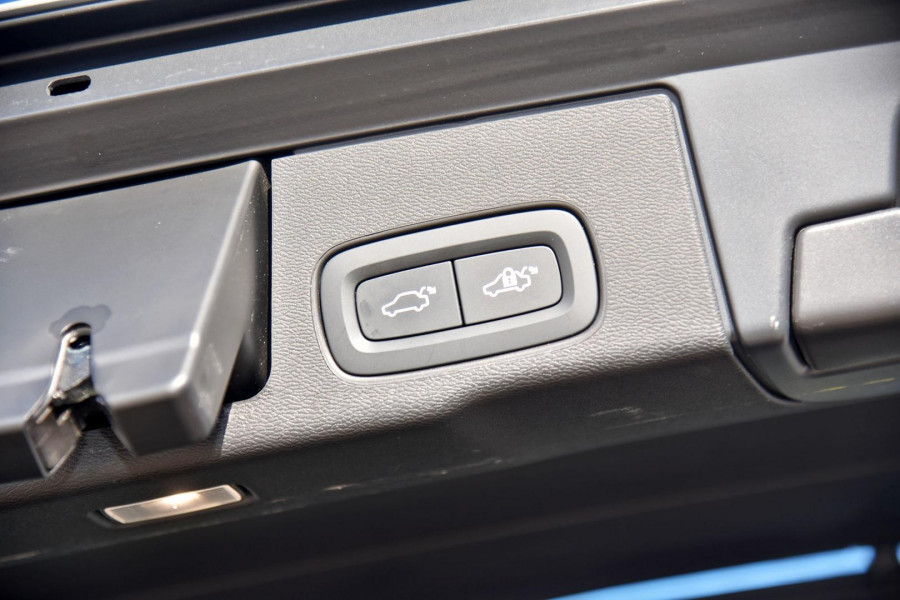 2025 Volvo XC60 UZ Plus B5 SUV Image 10