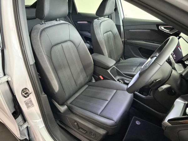 2025 Audi Q4 e-tron F4 45 SUV image 2