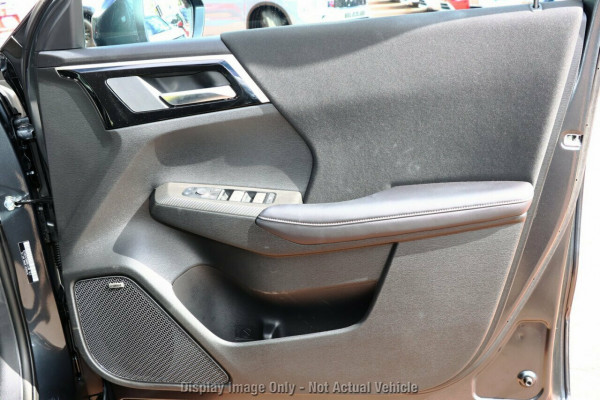 2026 MY25 Mitsubishi Outlander ZM ES SUV Image 5