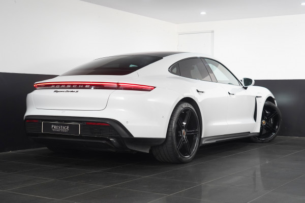 2020 Porsche Taycan Turbo S Coupe Image 19