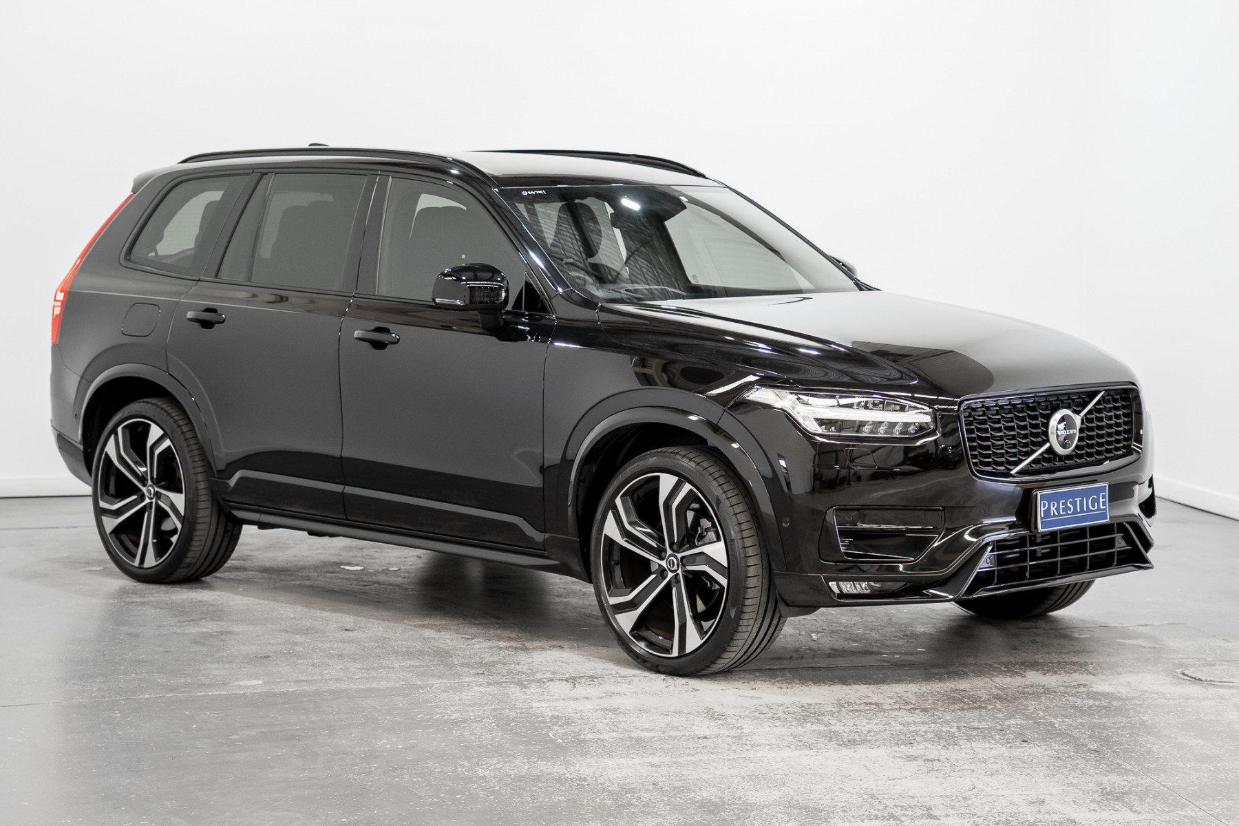 2021 Volvo XC90 T6 R-Design (Awd) SUV Image 6