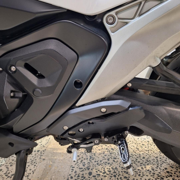 2025 MY26 BMW R 1300 R Performance R 1300 image 19