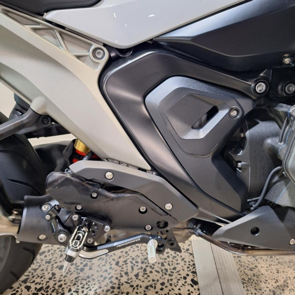 2025 MY26 BMW R 1300 R Performance R 1300 image 24
