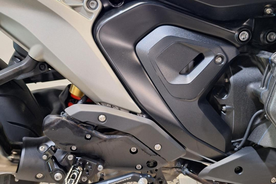 2025 MY26 BMW R 1300 R Performance R 1300