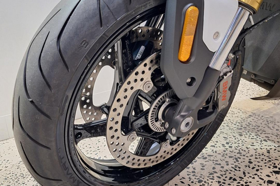 2025 MY26 BMW R 1300 R Performance R 1300
