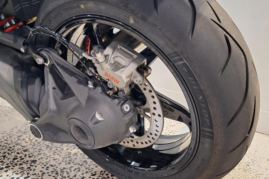 2025 MY26 BMW R 1300 R Performance R 1300