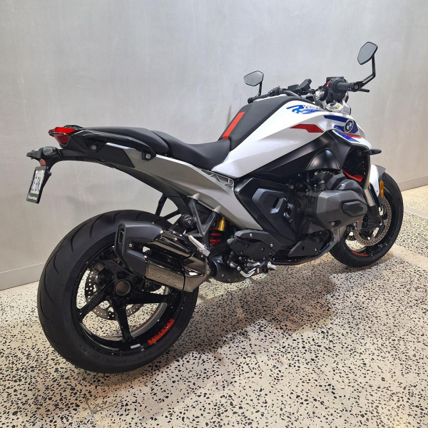 2025 MY26 BMW R 1300 R Performance R 1300 image 3
