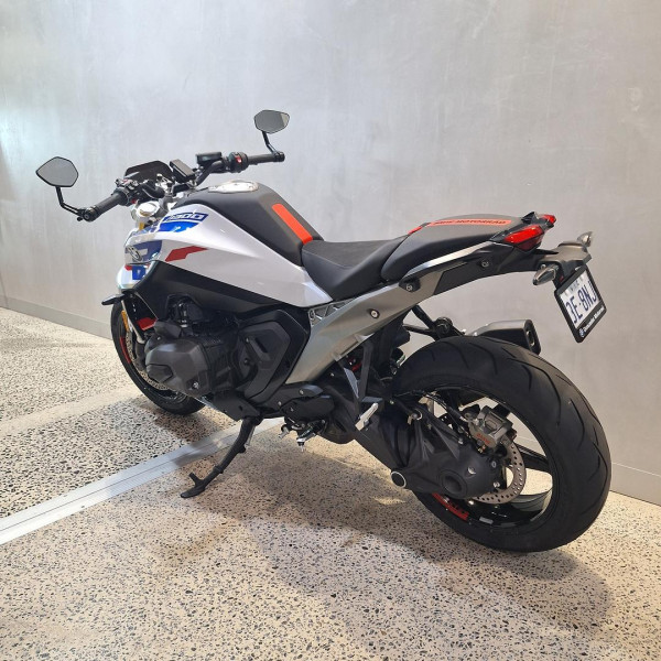 2025 MY26 BMW R 1300 R Performance R 1300 image 6