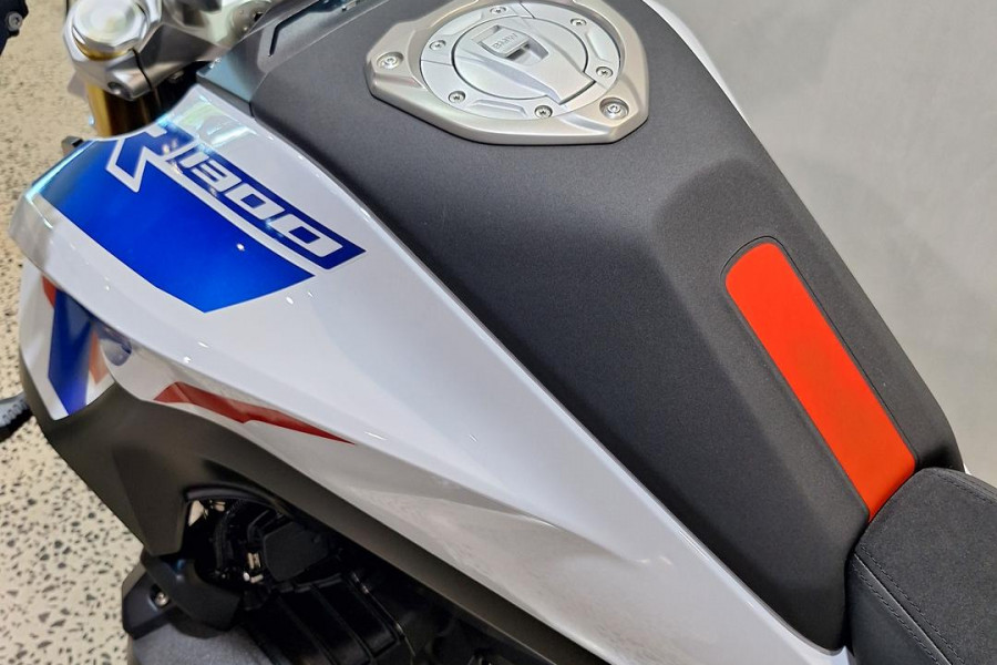 2025 MY26 BMW R 1300 R Performance R 1300