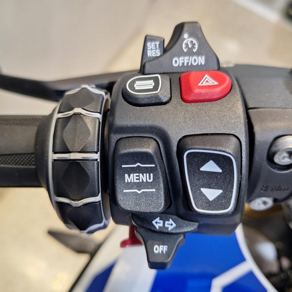 2025 MY26 BMW R 1300 R Performance R 1300 image 9