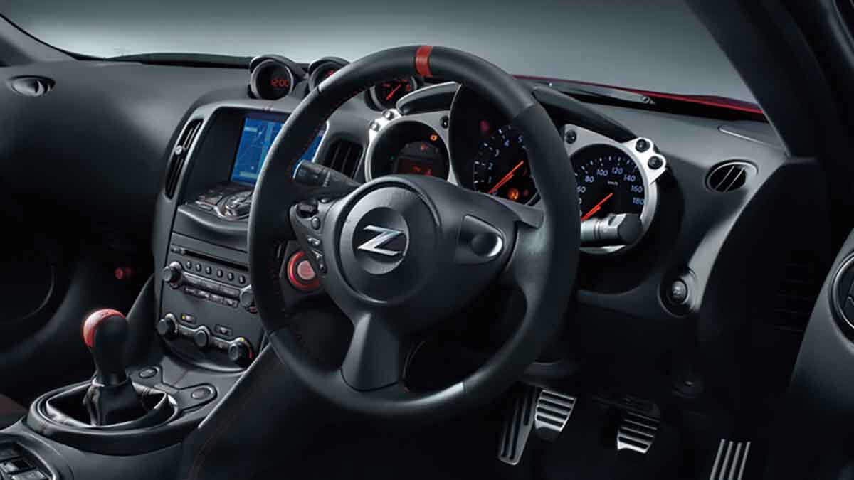 370Z 50th Anniversary Edition dash and steering wheel Image