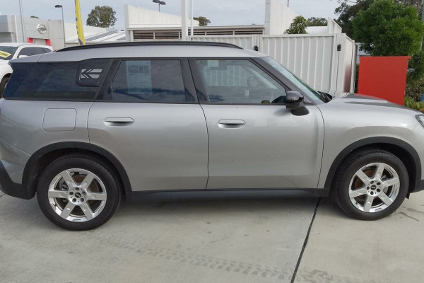 2024 MINI Countryman U25 C Classic Wagon Image 10