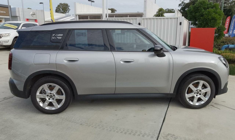 2024 MINI Countryman U25 C Classic Wagon Image 10
