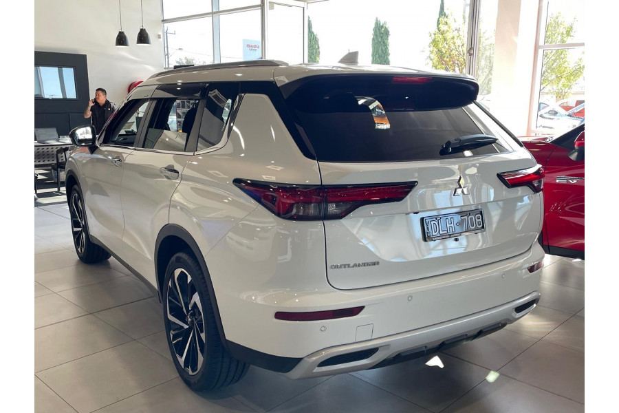 2024 Mitsubishi Outlander ZM LS SUV Image 6