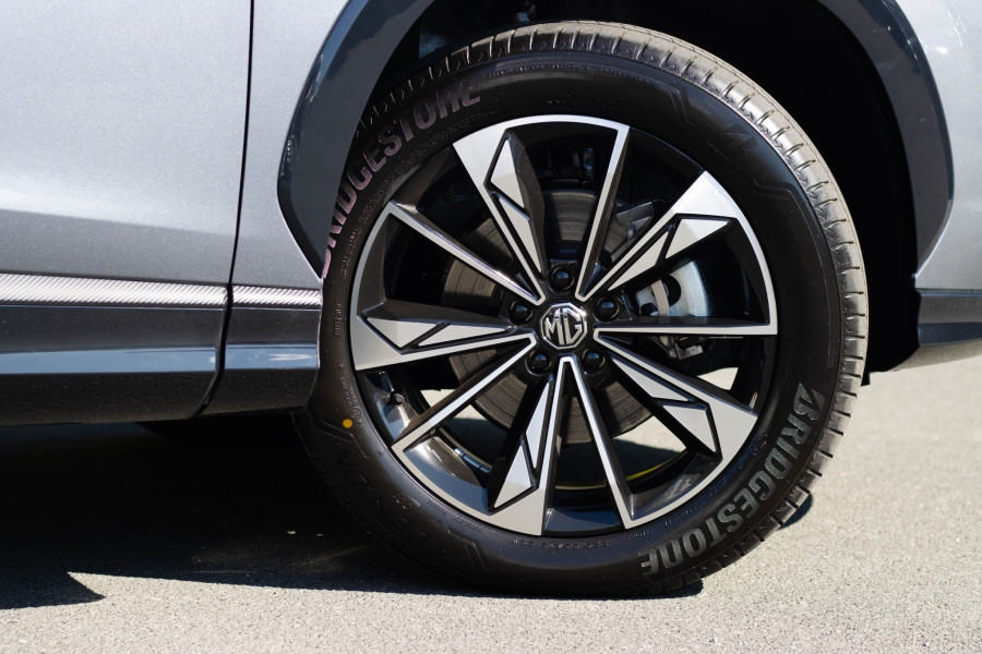 2025 MG HS Essence SUV Image 8