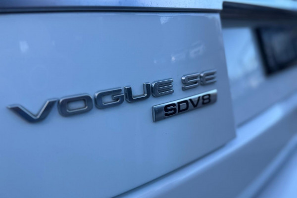 2014 MY14.5 Land Rover Range Rover L405 SDV8 Vogue SE SUV Image 24