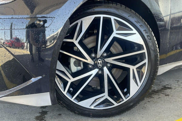 2023 Hyundai IONIQ 6 CE.V1 Epiq Sedan Image 5