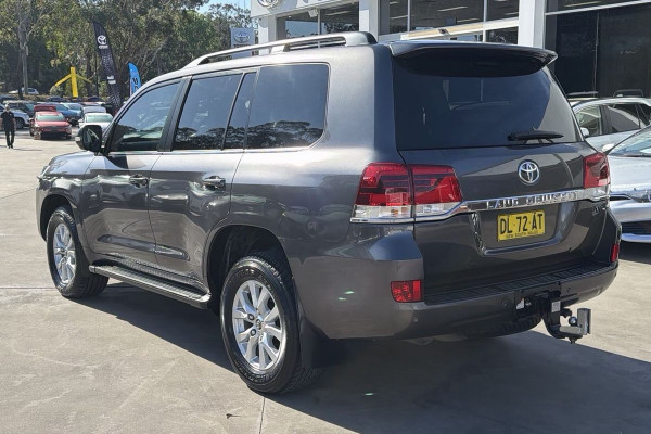 2019 Toyota LandCruiser VDJ200R VX SUV Image 7