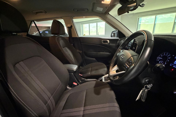 2020 Hyundai Venue QX Active SUV Image 18