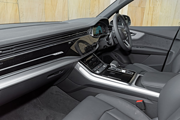 2026 MY25 Audi Q7 4M TFSI 250kW S line SUV image 8