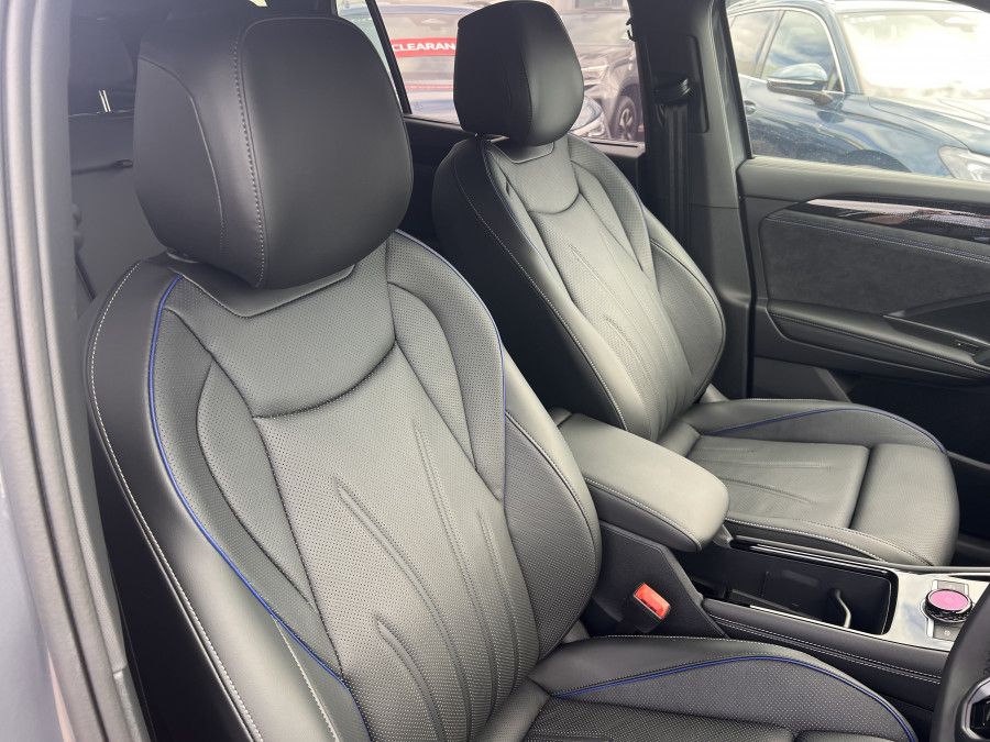 2025 MY26 Volkswagen Tayron R4 195TSI R-Line SUV Image 9