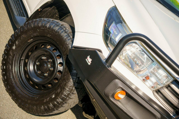 2018 Toyota HiLux  SR Double Cab Pick Up Image 6