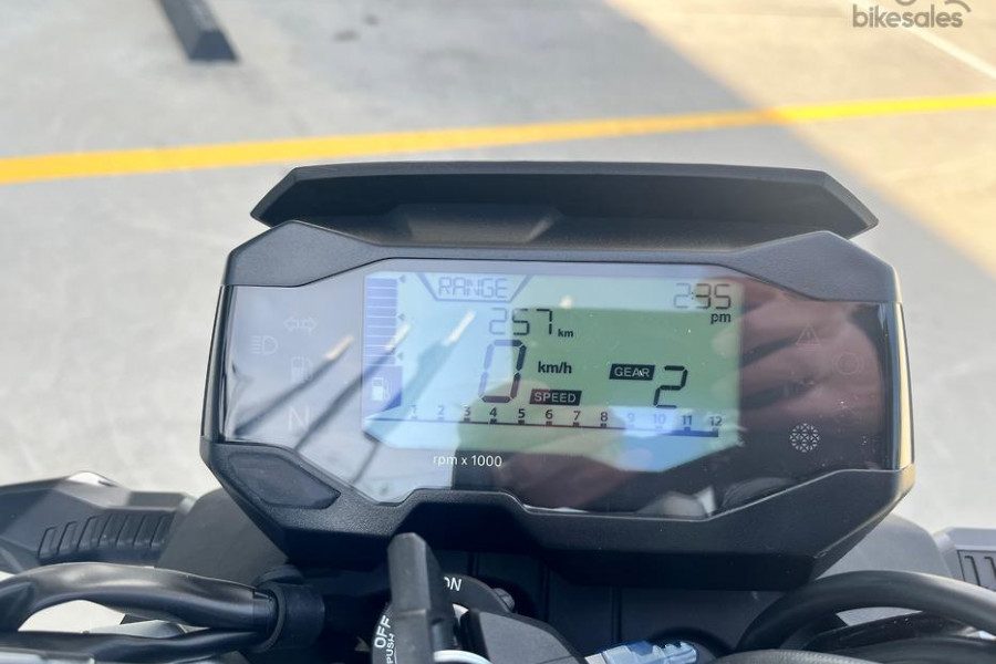 2025 BMW G 310 R G 310