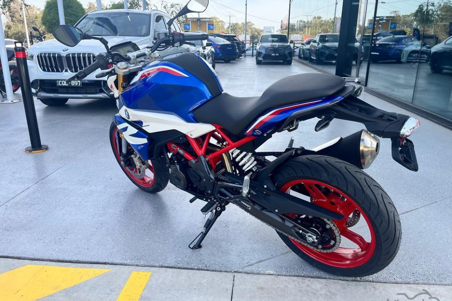 2025 BMW G 310 R G 310