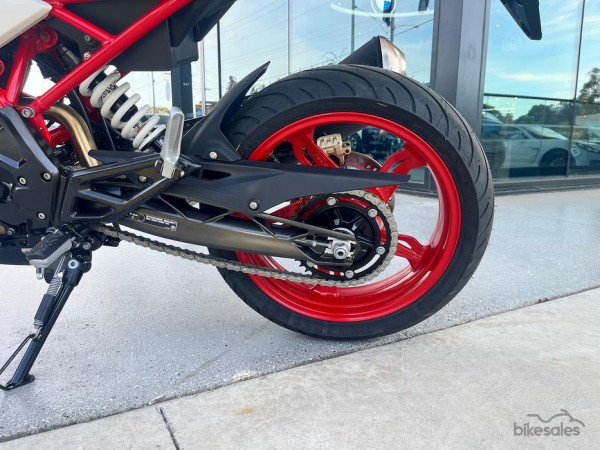 2025 BMW G 310 R G 310 image 16