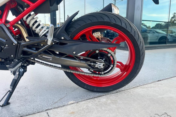 2025 BMW G 310 R G 310