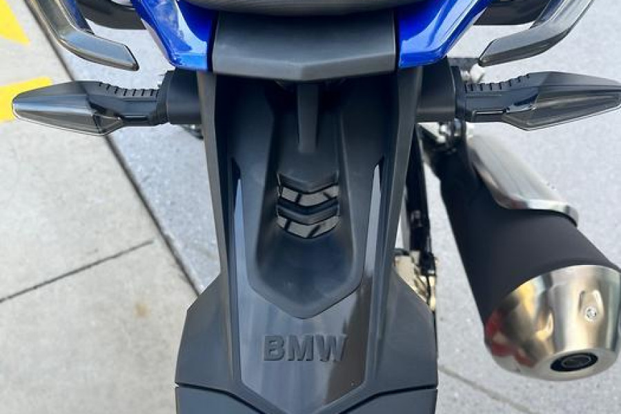 2025 BMW G 310 R G 310