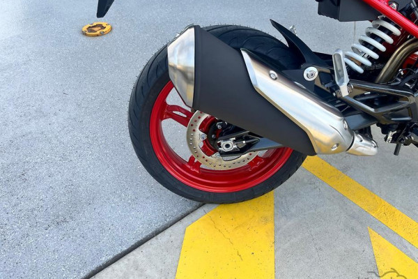 2025 BMW G 310 R G 310