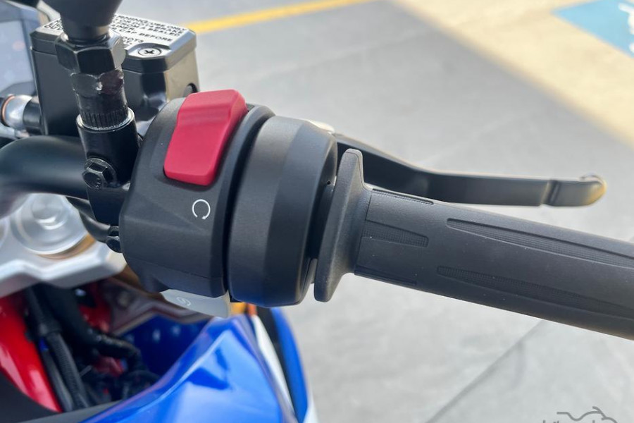 2025 BMW G 310 R G 310