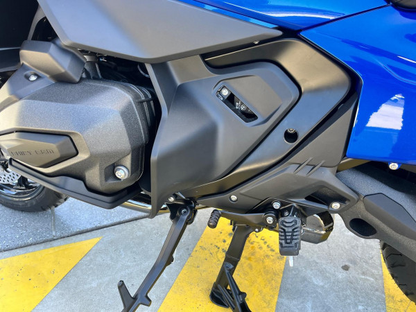 2025 MY26 BMW R 1300 RT Impulse R 1300 image 16