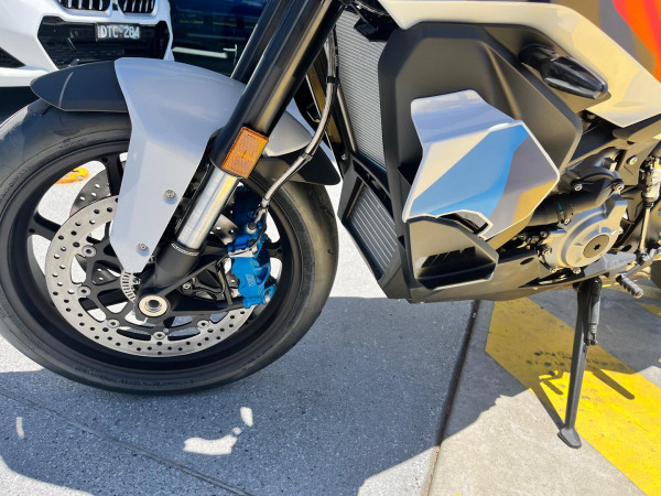2025 BMW M 1000 XR M 1000 image 17
