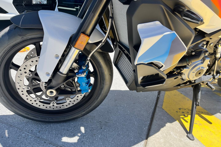2025 BMW M 1000 XR M 1000