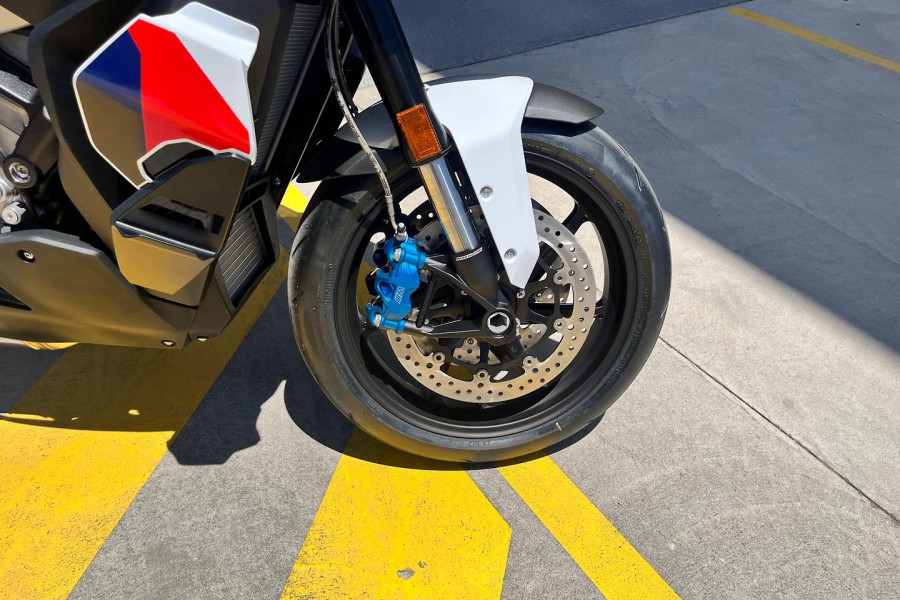 2025 BMW M 1000 XR M 1000