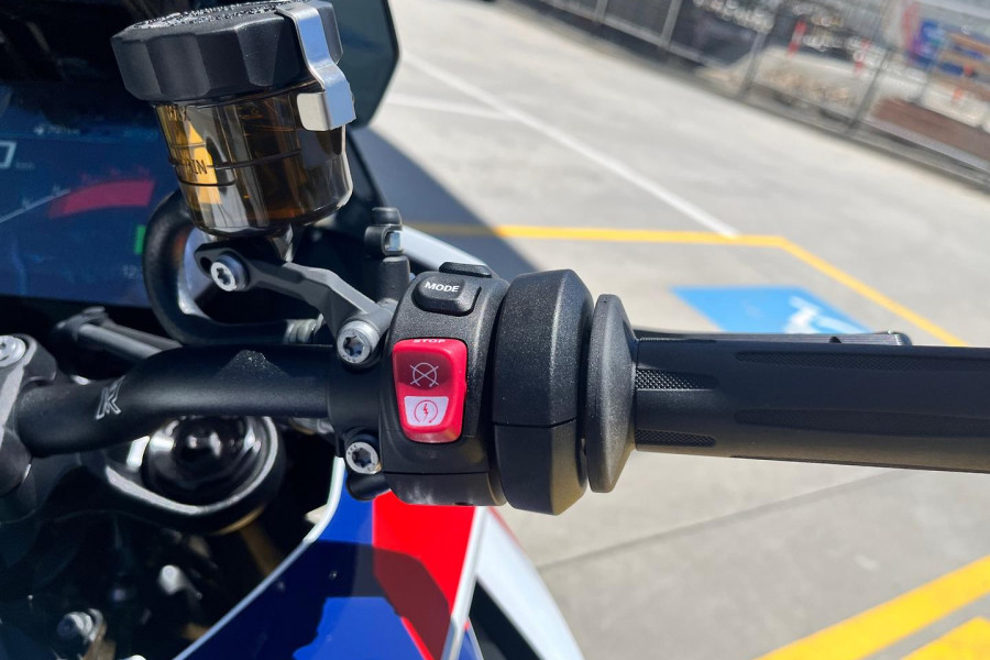 2025 BMW M 1000 XR M 1000