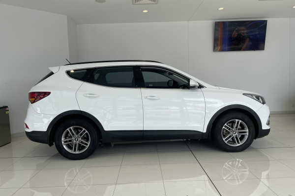 2017 Hyundai Santa Fe Active Wagon Image 3