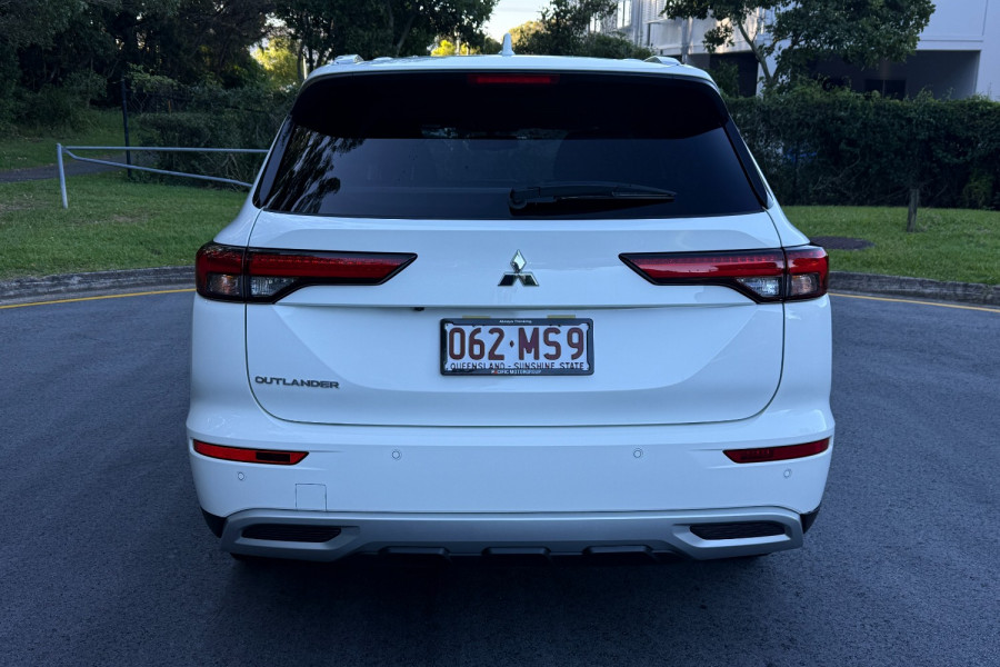 2023 MY24 Mitsubishi Outlander ZM LS SUV Image 11